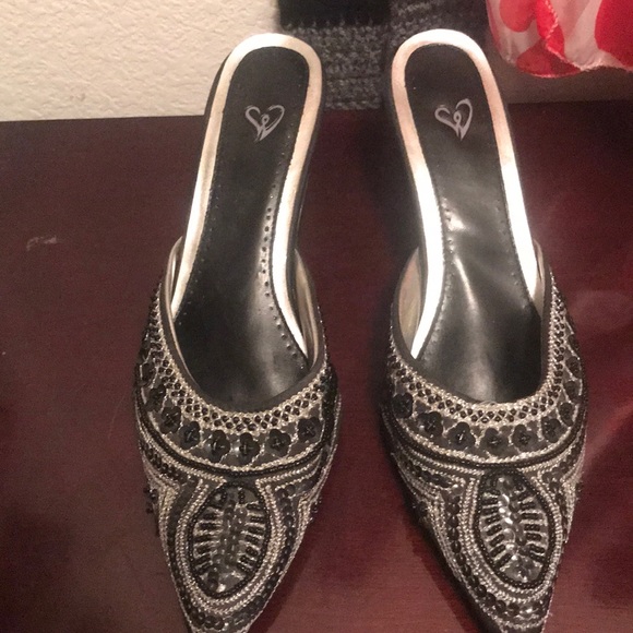 Cute beaded slide on heals - Picture 2 of 6